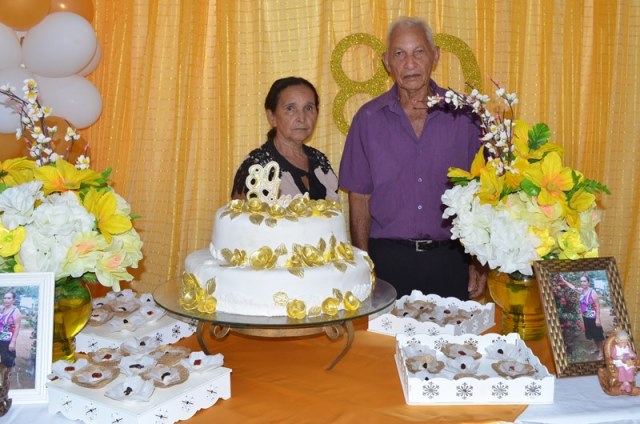 Dona Raimunda e seu esposo Santos. 