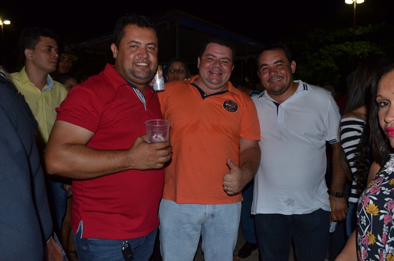 Fãs da Gordinha, o empresário Paulo Augusto, Clayton Moura e Vereador de Pastos Bons. Foto: Lasan.