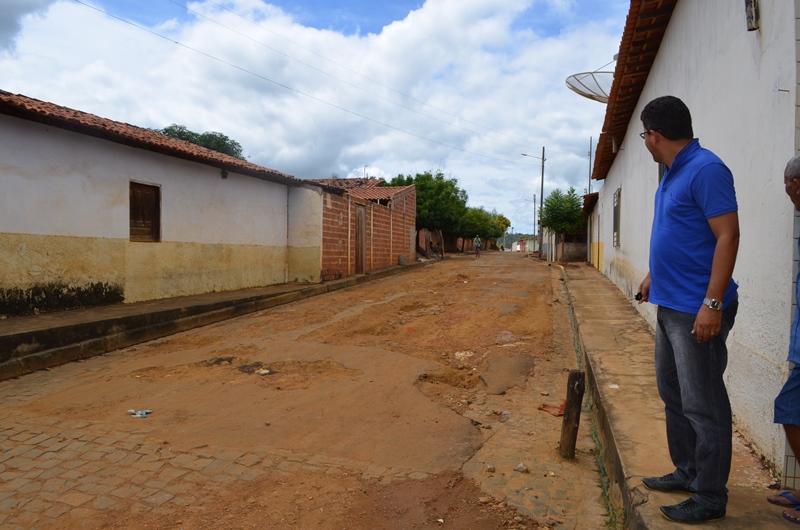 Rua Santa Luzia precisando de pavimentação.