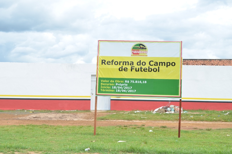 Estádio Municipal, reforma em andamento.